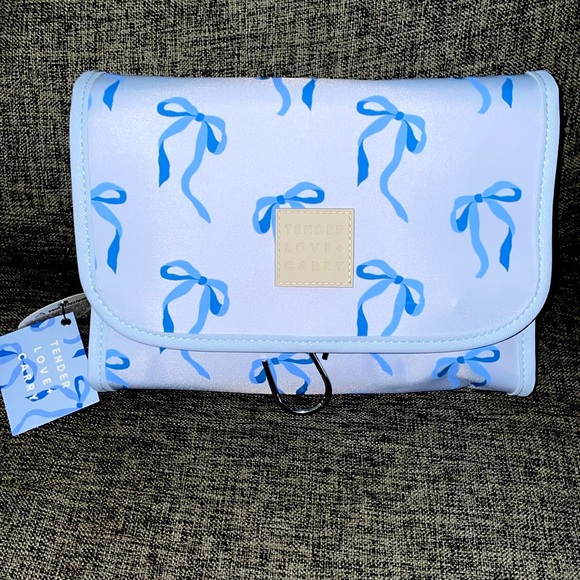 Blue ribbon bow travel organizer - Picture 1 of 6